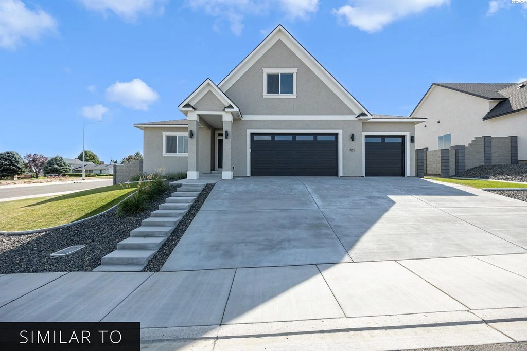 8016 W 12th  Ave, Kennewick