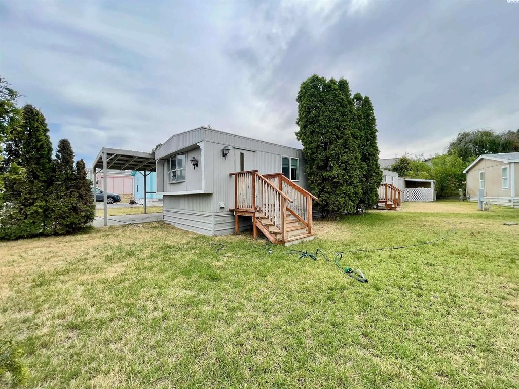 198 Crestwood Drive, Richland