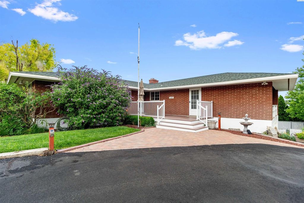 1326 Baywood Avenue, Richland