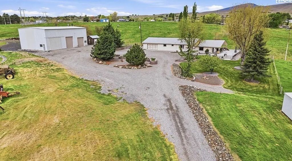 3114 E Highland Extension Rd, Benton City