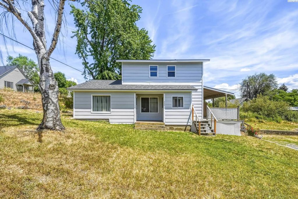 220 N Bridge St, Palouse