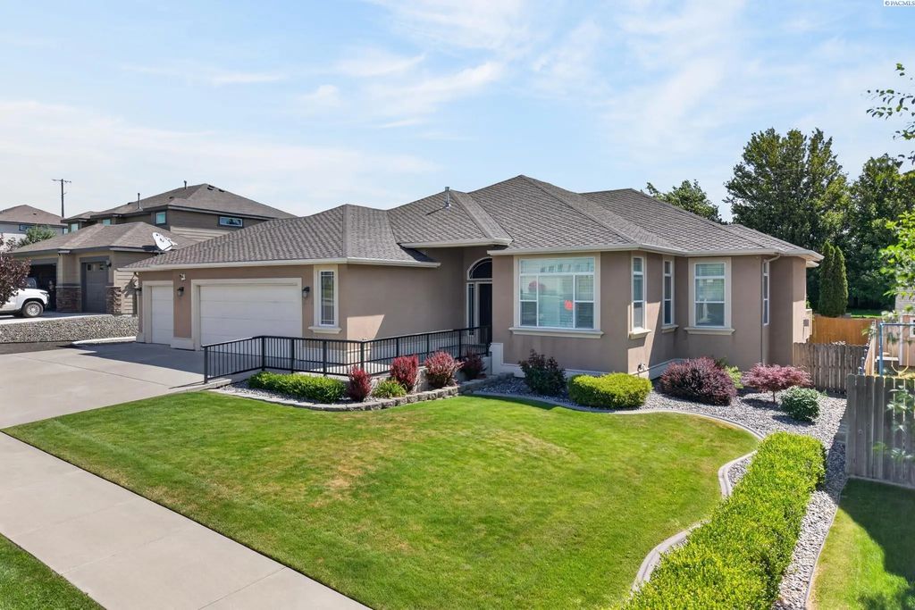 3305 S Volland Street, Kennewick