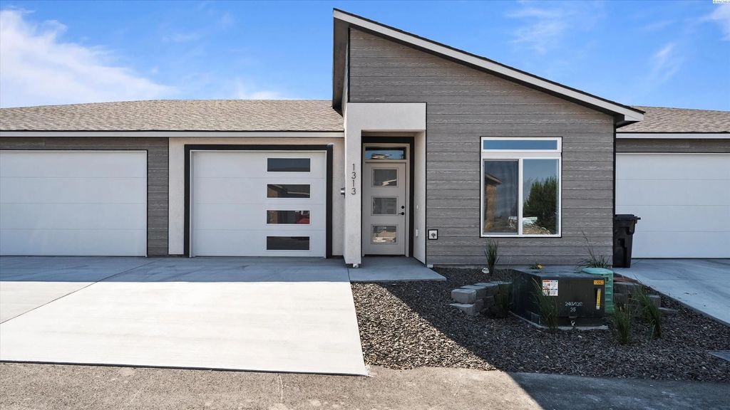 1313 Kalani Ct, West Richland