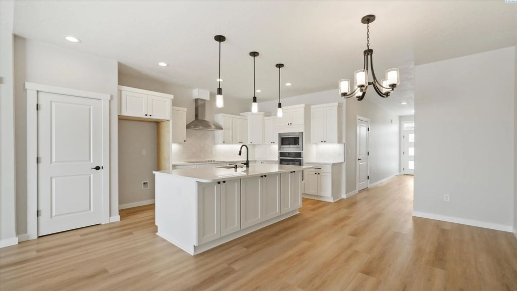 1105 Fairhaven Loop, Richland