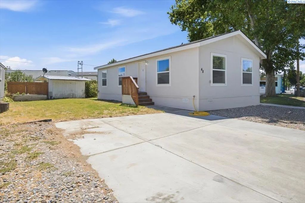 48 Nuclear Lane, Richland