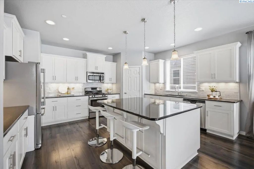 2250 Daphne Ave, Richland