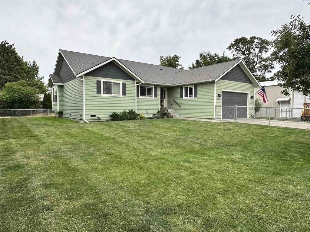 213 West Street, Waitsburg