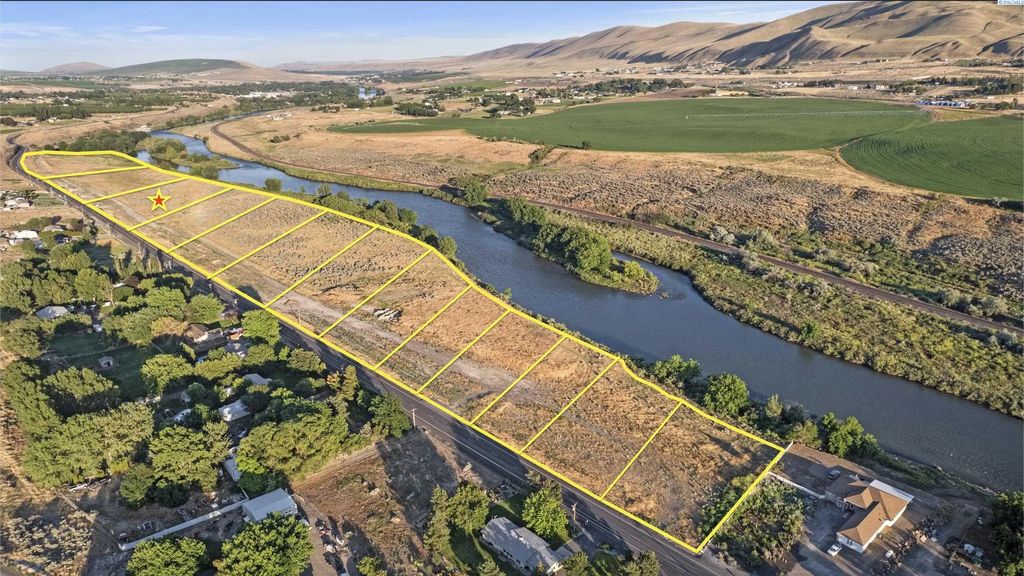 15649 W Old Inland Empire Hwy [lot 11], Benton City