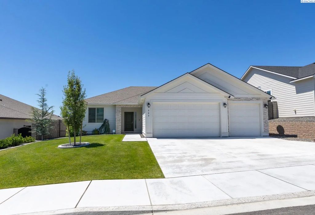 585 Lazio Way, Richland