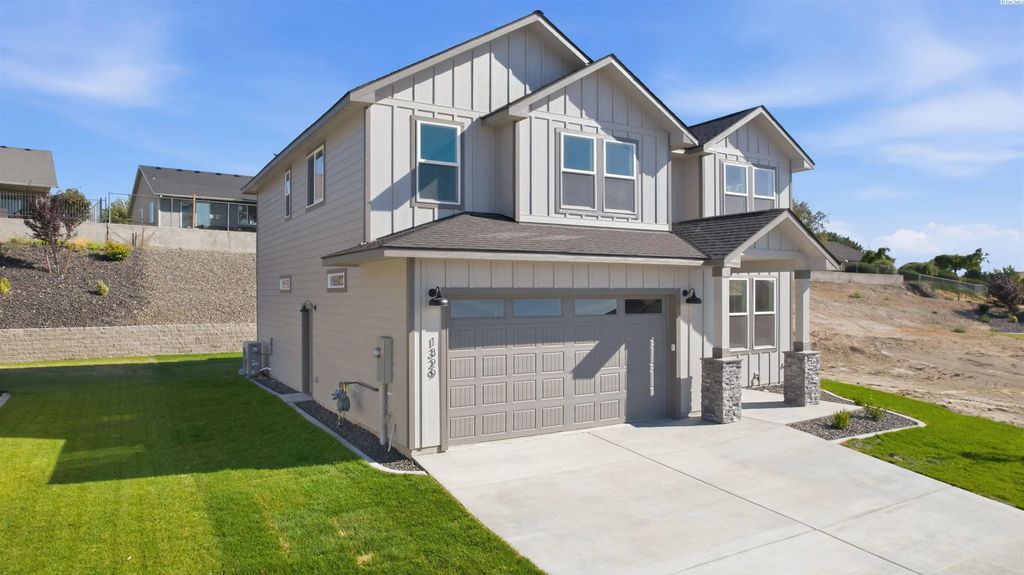 1329 W Ivy Ct, Sunnyside