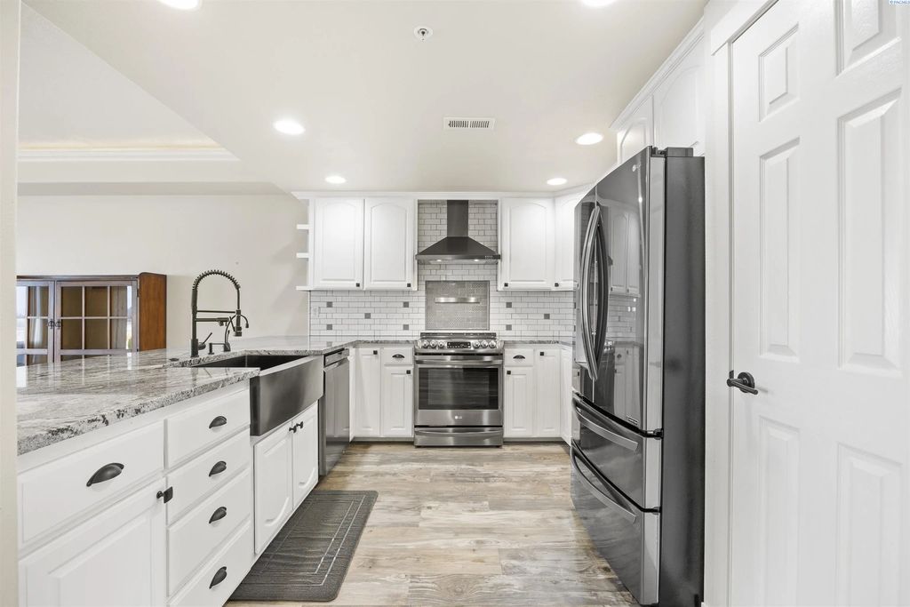 300 Columbia Point Dr. Unit D101 D101, Richland