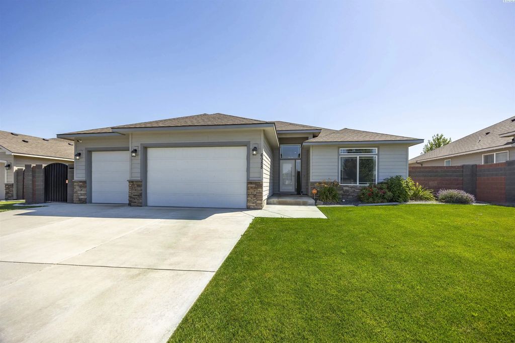 6988 W 31st Ave, Kennewick