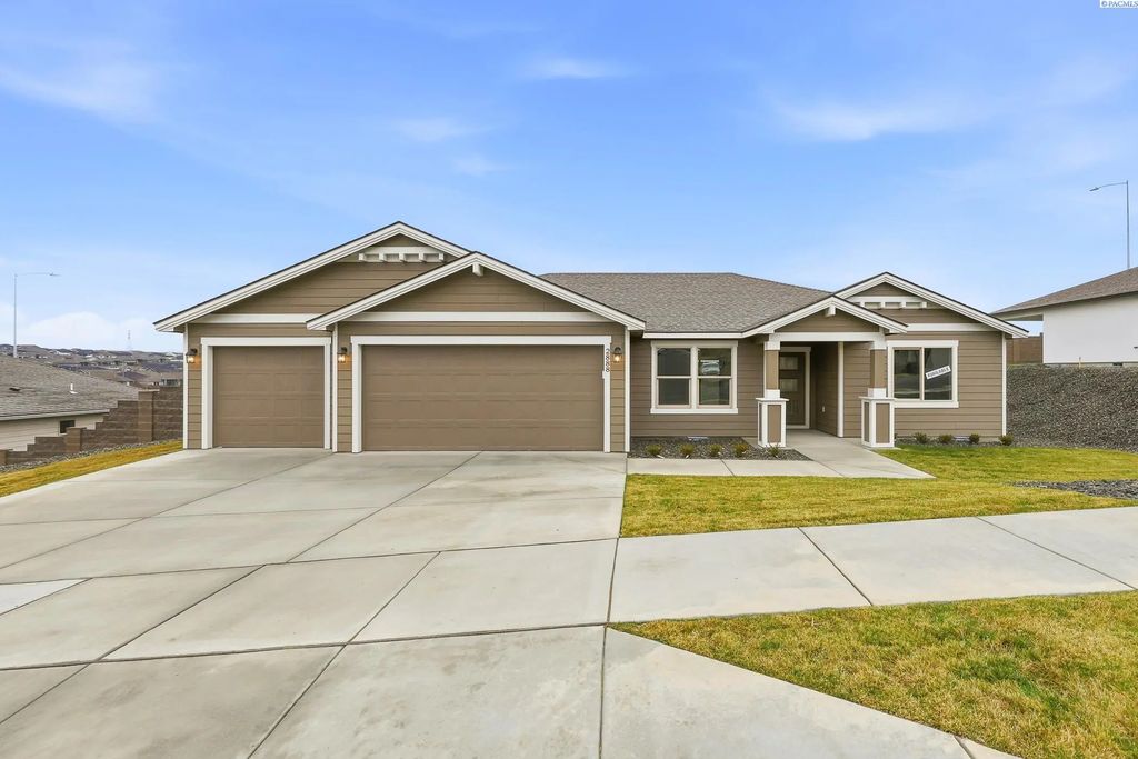 2888 S Roosevelt St, Kennewick