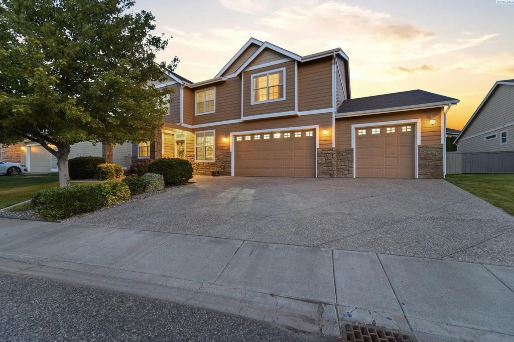 5609 W 14th Ave, Kennewick