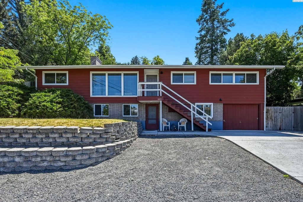 1825 Ne Valley Rd, Pullman