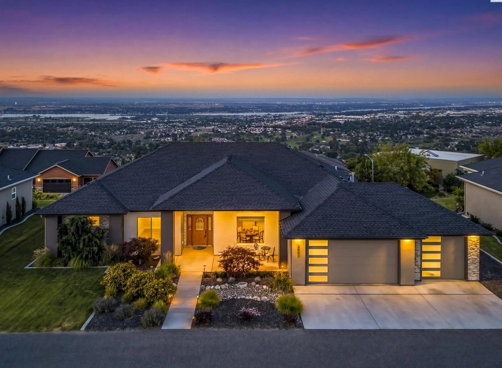 2521 Falconcrest Loop, Richland