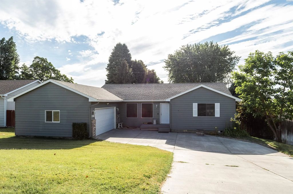 1565 Ne 11th St, Benton City