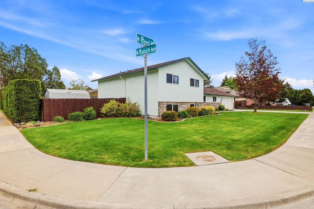 800 N Reed Pl, Kennewick