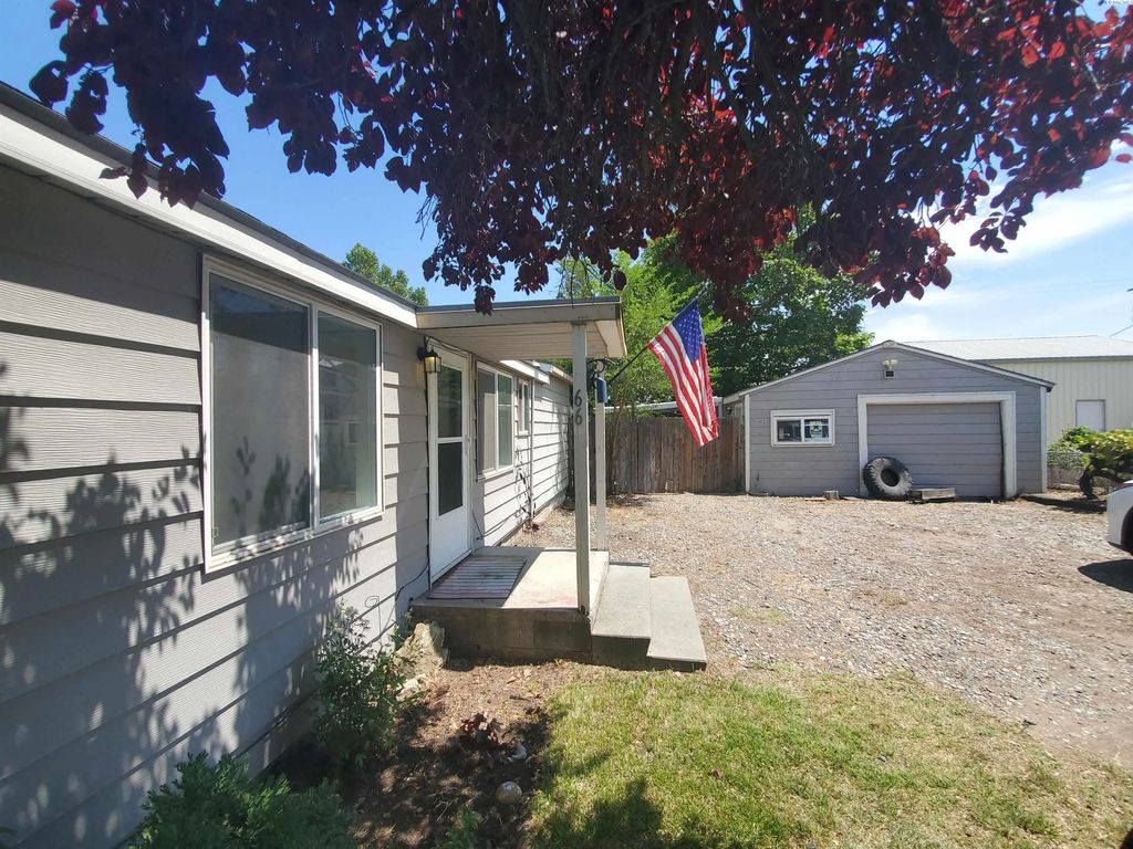 966 N 59th, West Richland