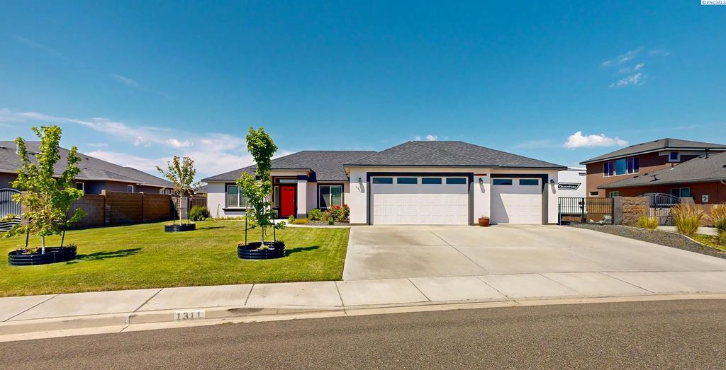 1311 Platinum Place, West Richland