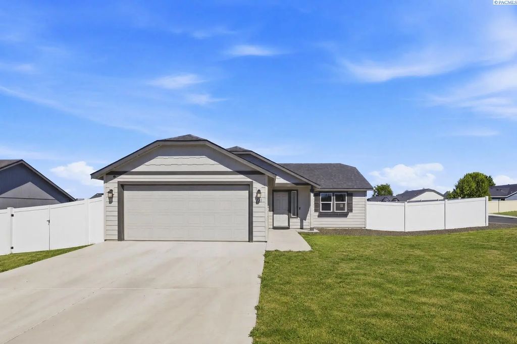 121 Bitters Loop, Grandview