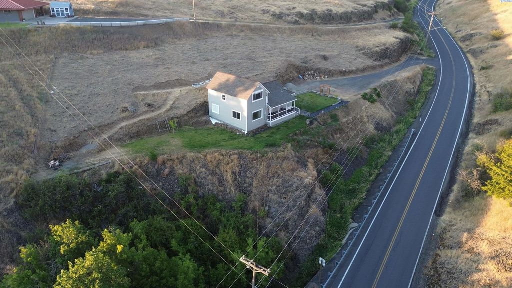 207 E Canyon St, Colfax