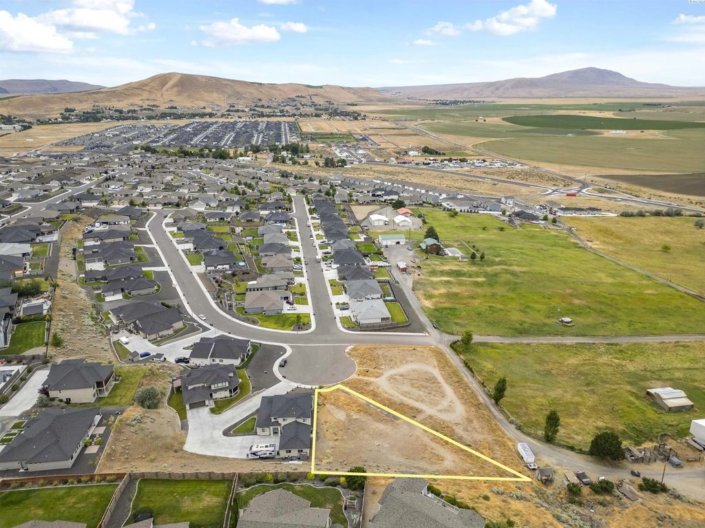 6560 Caspian Place, West Richland