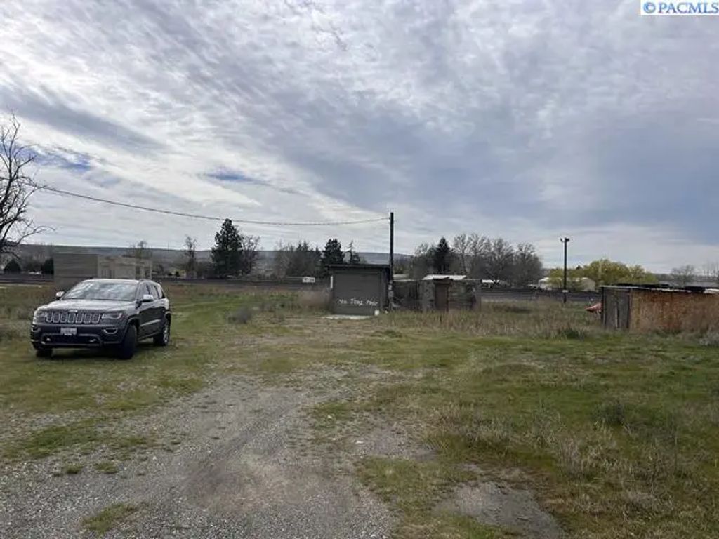225507 E Sr 397, Kennewick