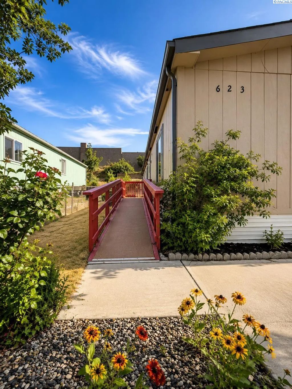 623 Lonetree Lane, Richland