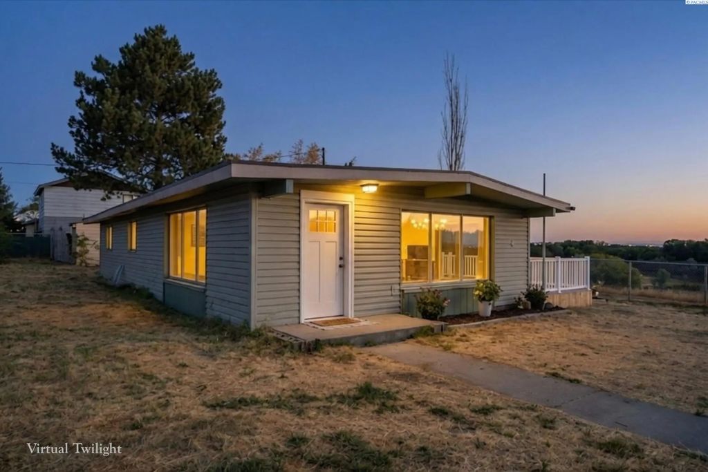 83603 N Harrington Rd, West Richland