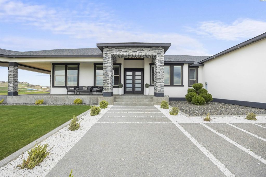 33812 Cantera Street, Kennewick