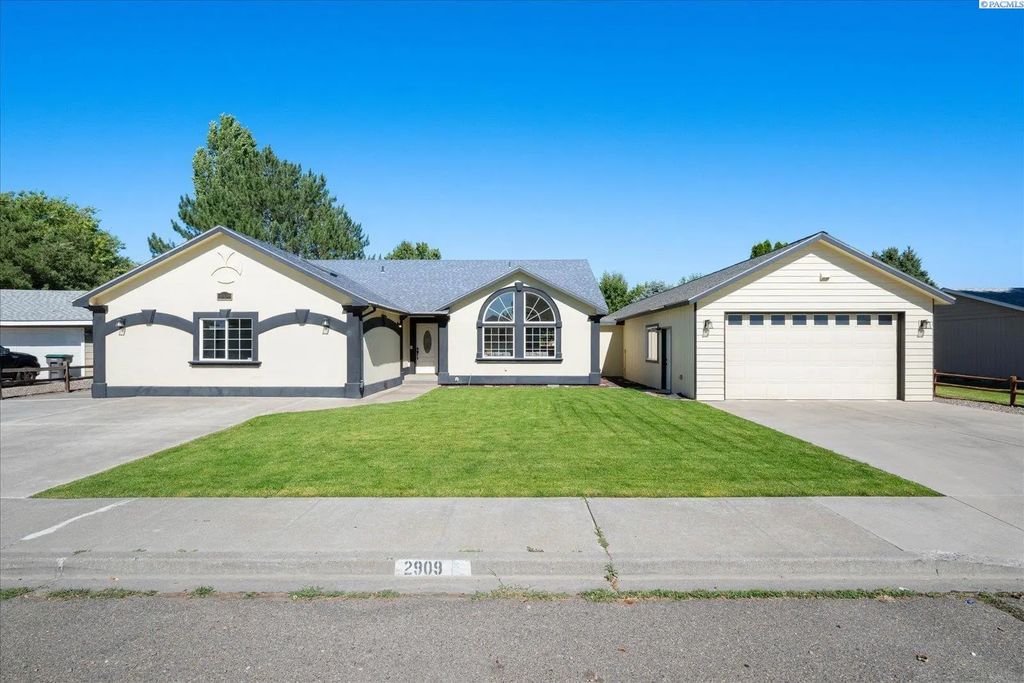 2909 S Yelm Street, Kennewick