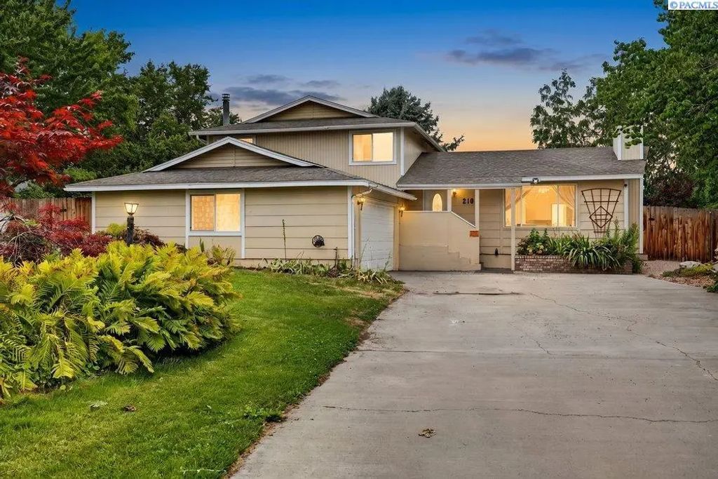 2105 Pheasant Lane, West Richland