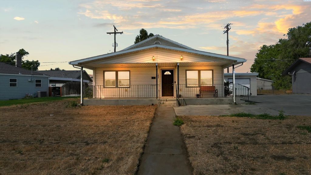103 George Washington Way, Richland