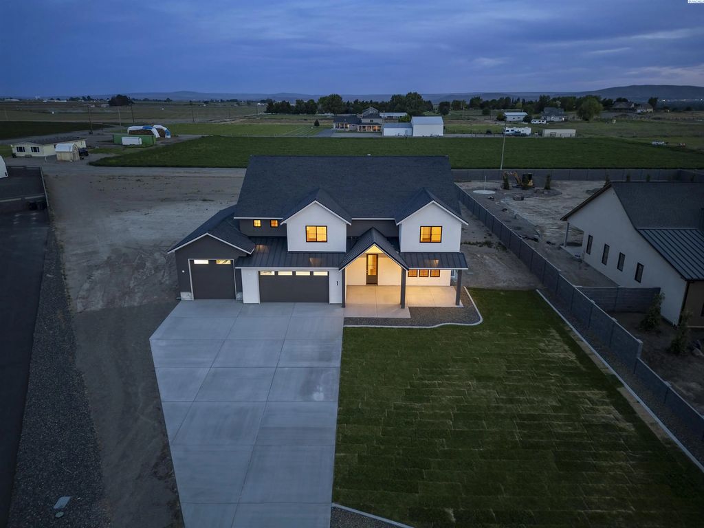 1 Lily Lane, Pasco
