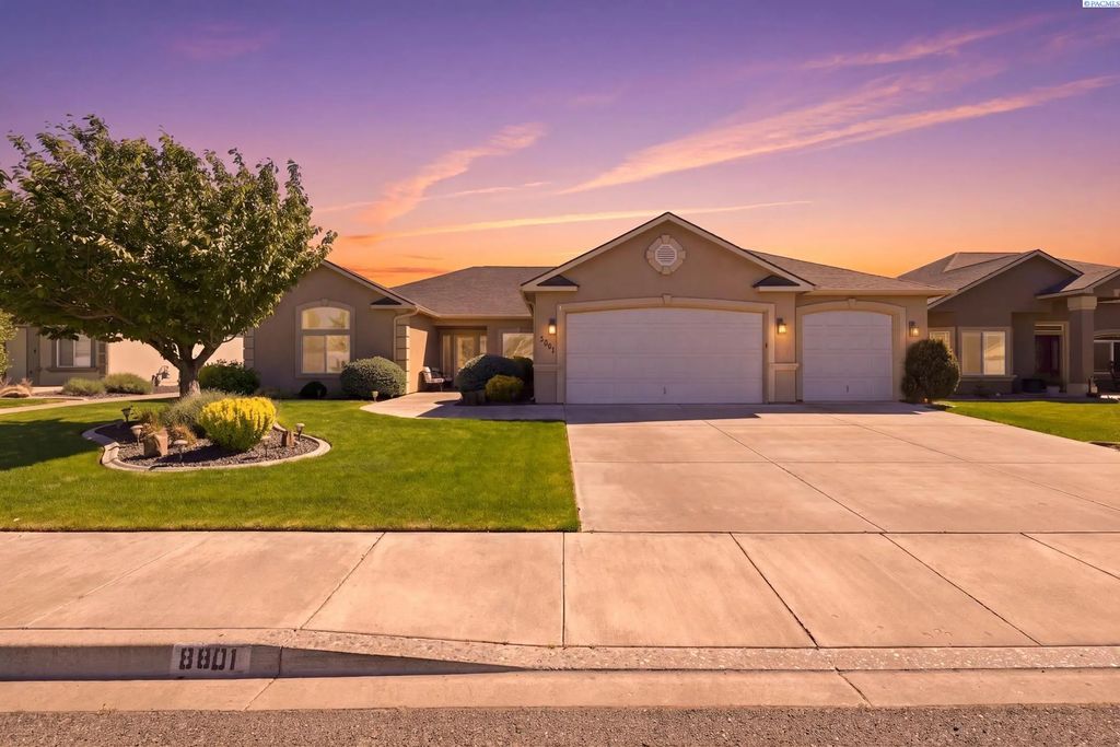 8801 W Clearwater Pl., Kennewick