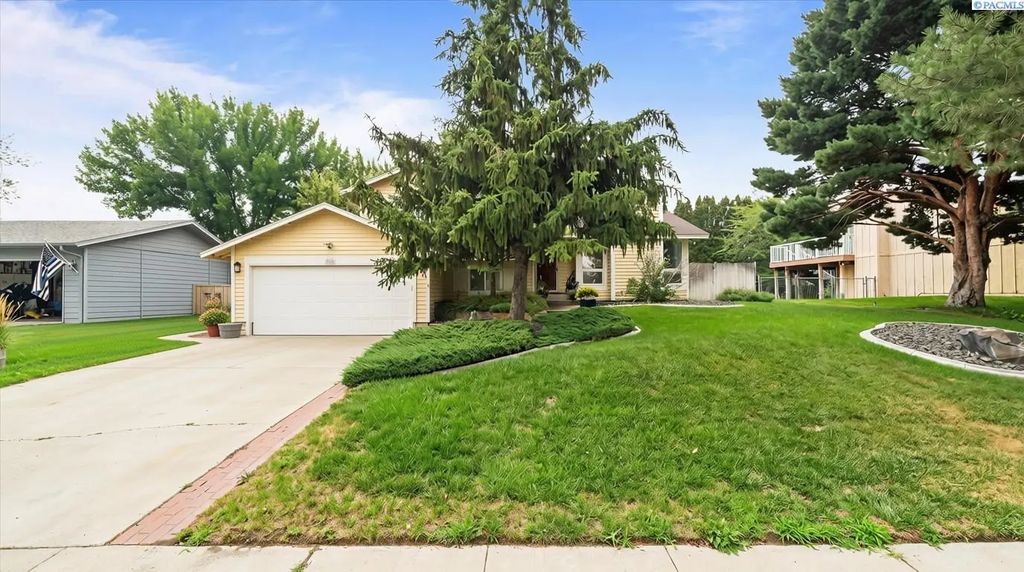 8720 W Falls Ave, Kennewick