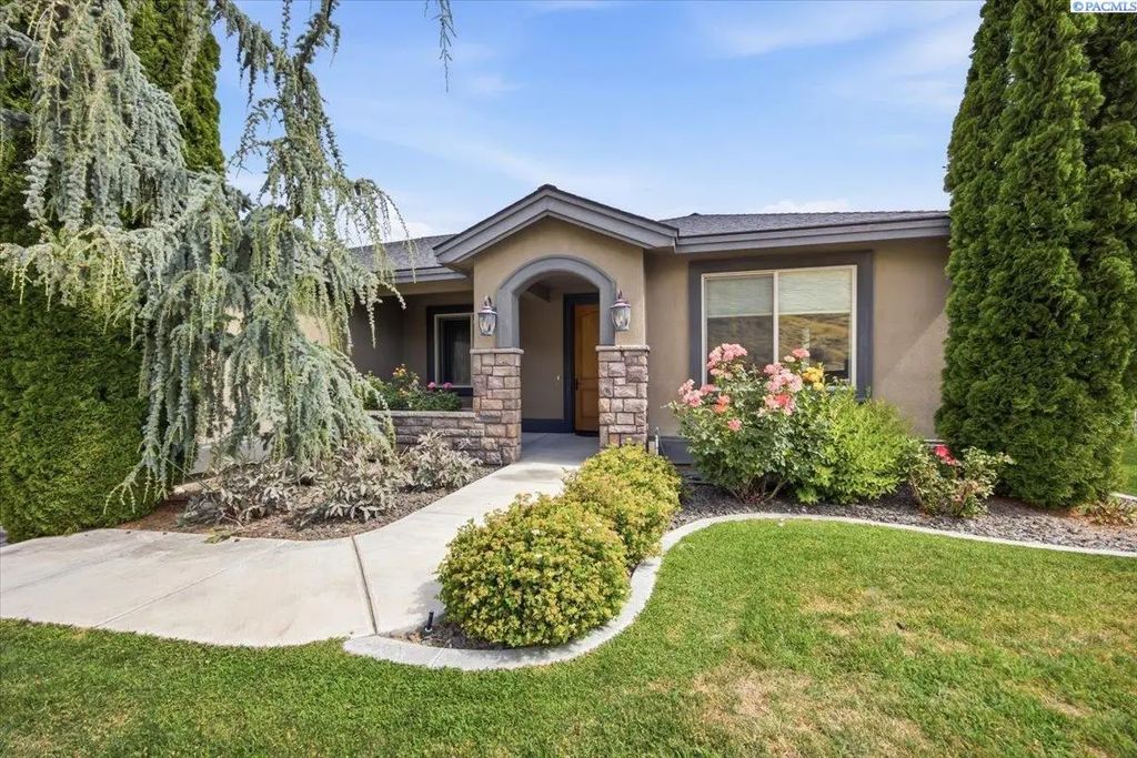1929 Gala Way, Richland