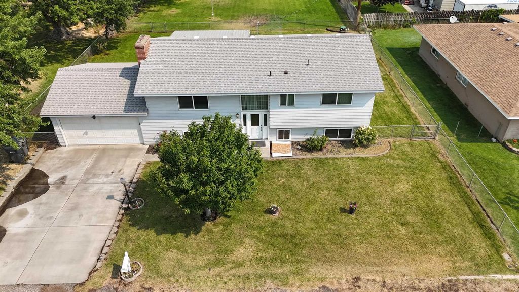 4012 W Deschutes Ave, Kennewick