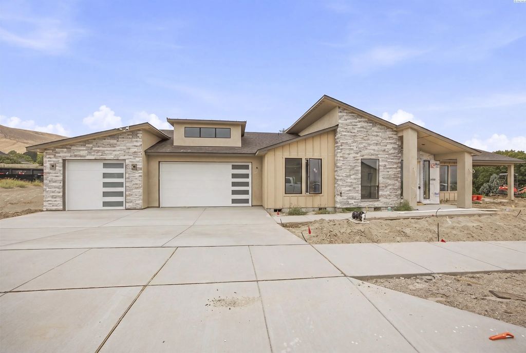 2324 Lariat Lane, Richland