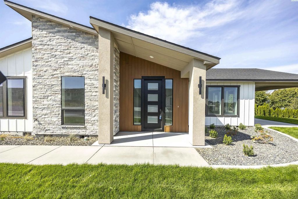 2324 Lariat Lane, Richland
