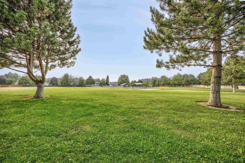 4202 S Irby Loop, Kennewick