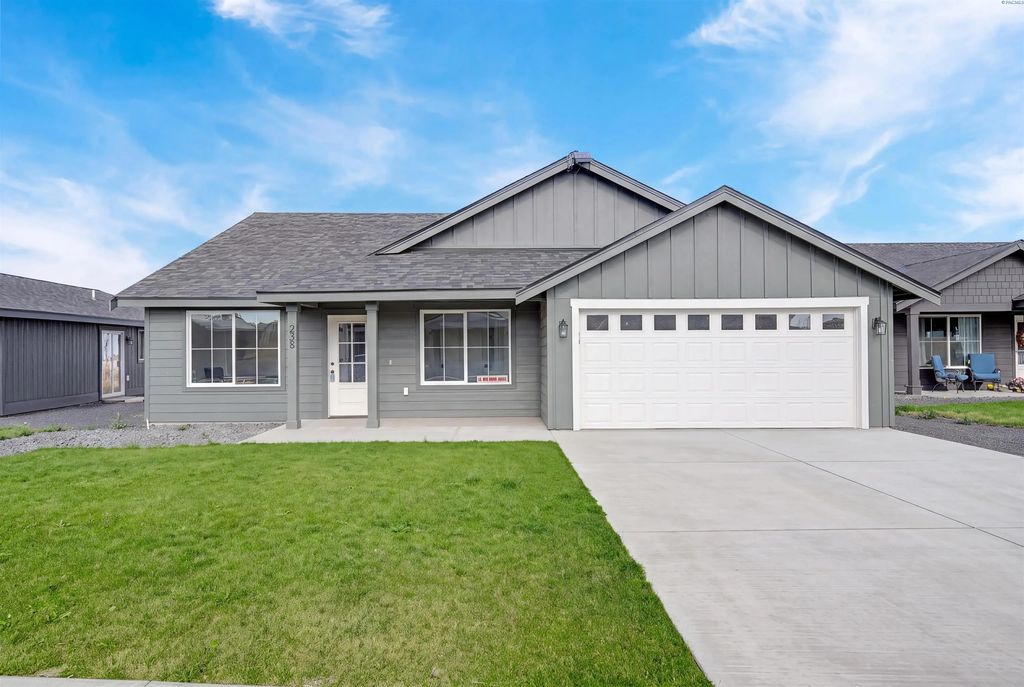 238 Parkside Pl, Ephrata
