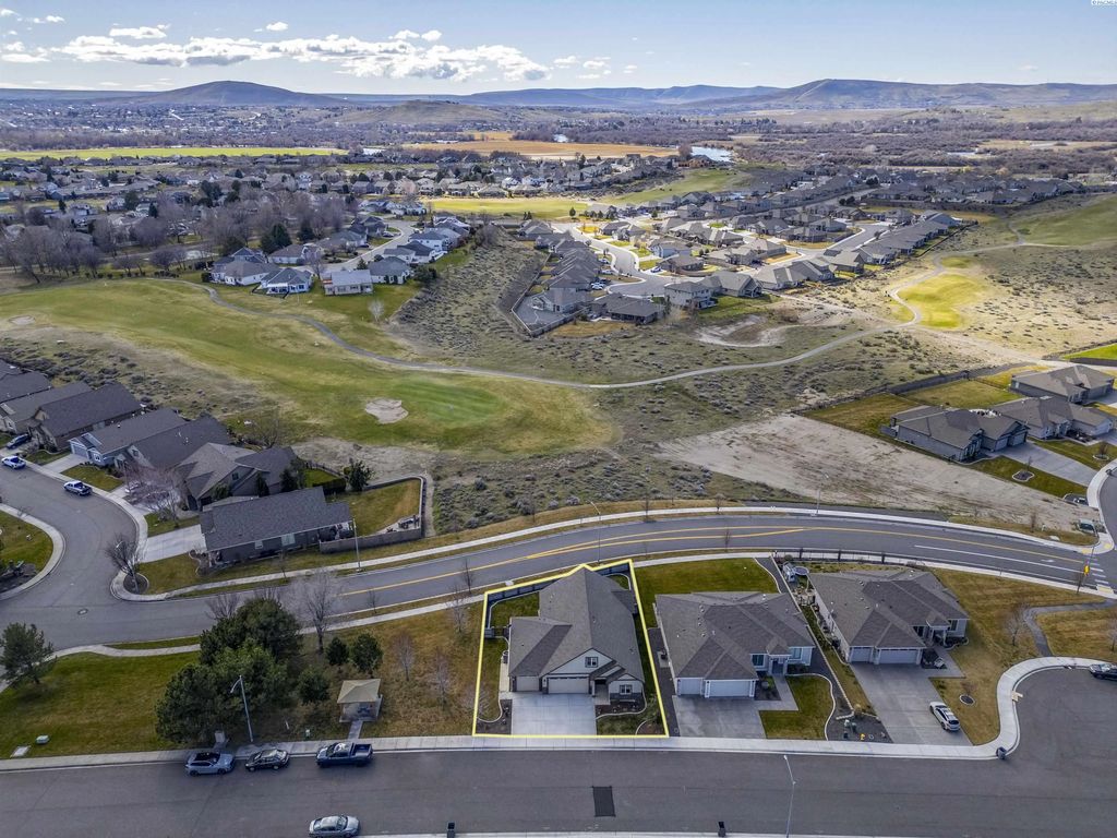 2713 Torrey Pines Way, Richland