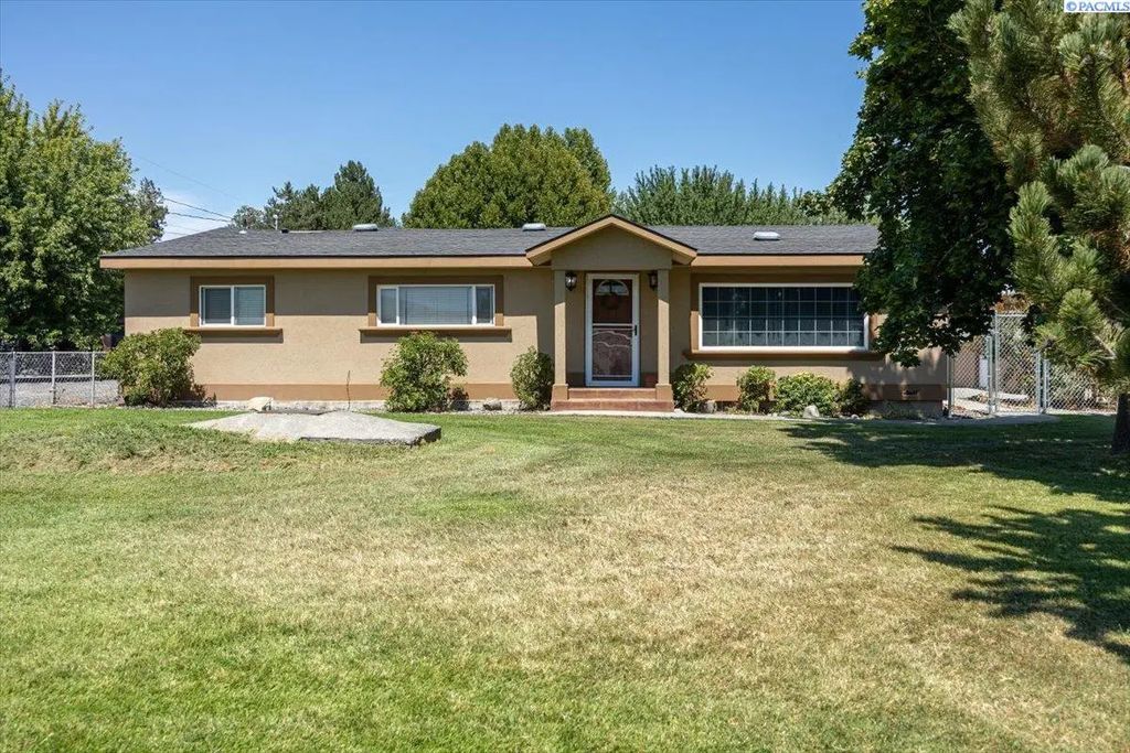 1203 E 27th Ave., Kennewick