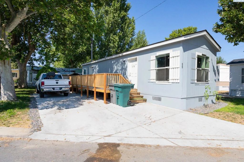 59 Log Lane, Richland