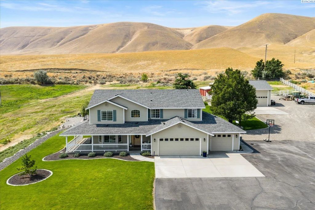 19624 N Webber Canyon Rd., Benton City