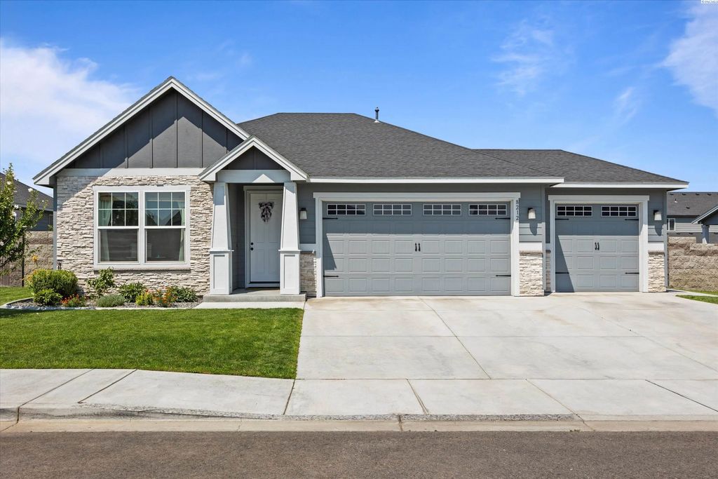 8212 Fernow St, West Richland