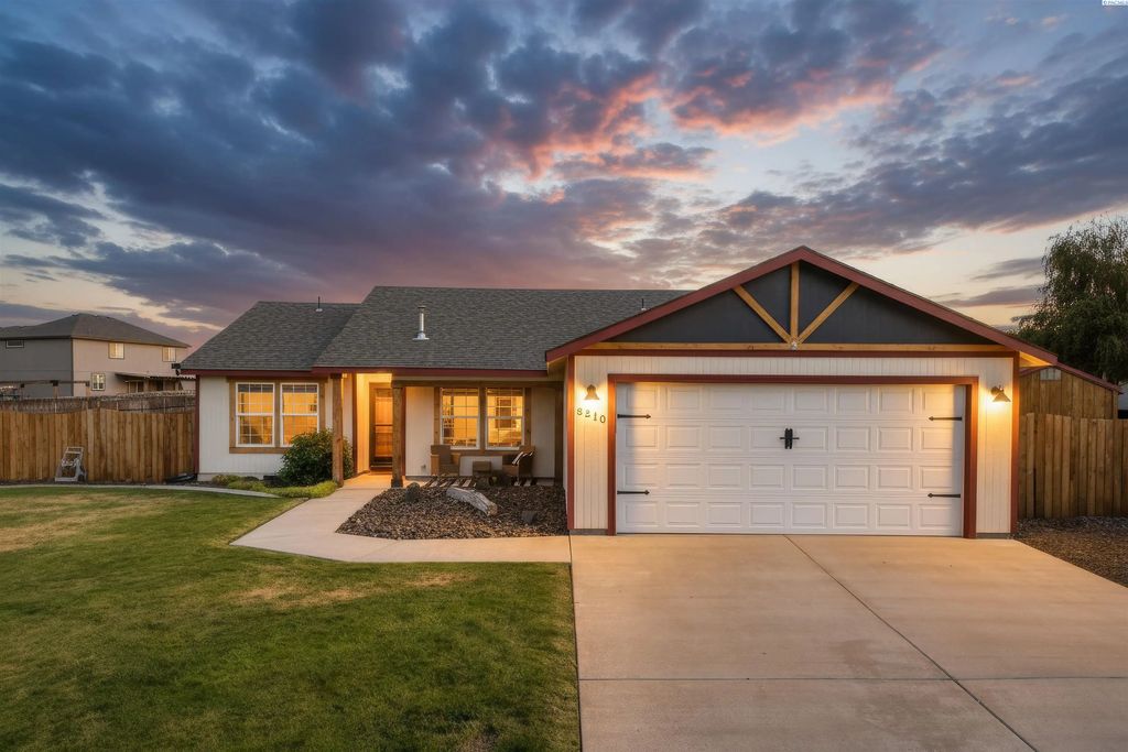 5210 Canter St, West Richland