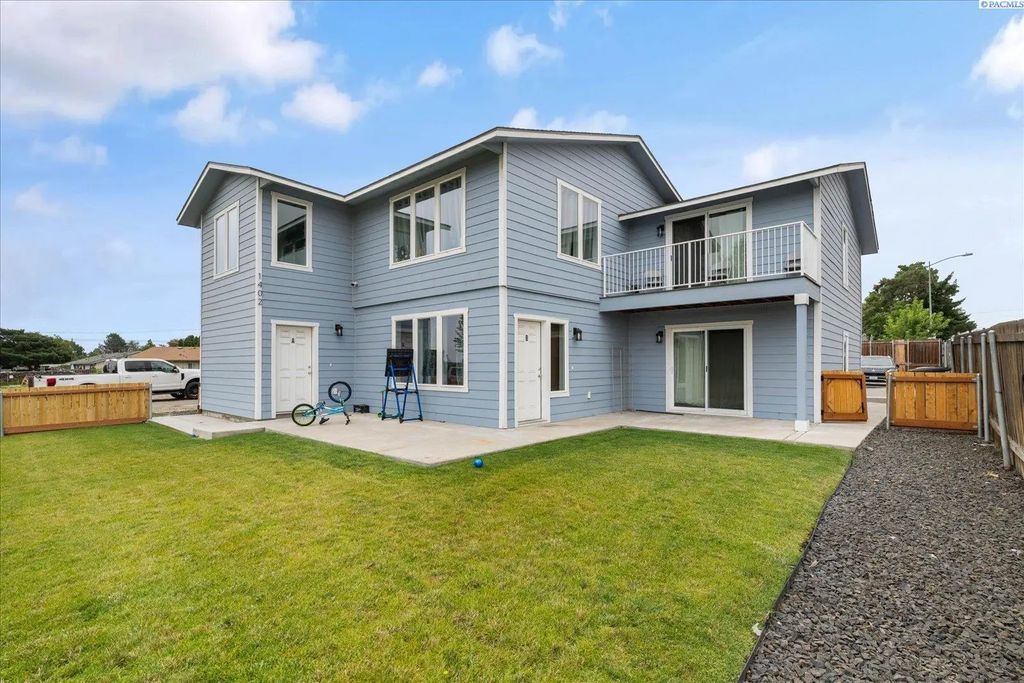 1402 N Edison Street, Kennewick